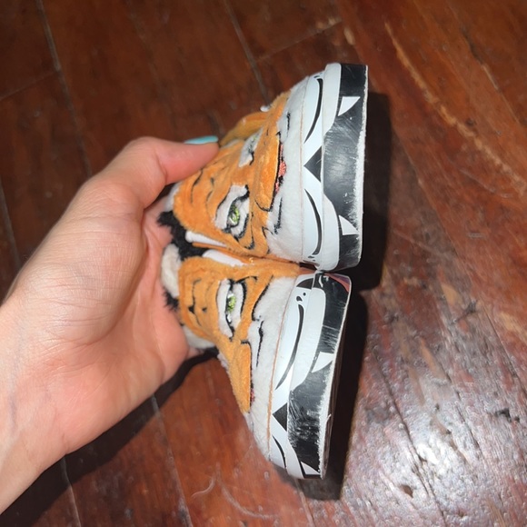 Vans Toddler Shoes - Picture 2 of 4